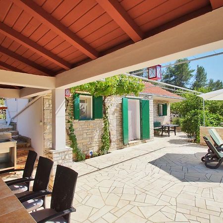 Holiday Home Liberan Vela Luka Eksteriør bilde